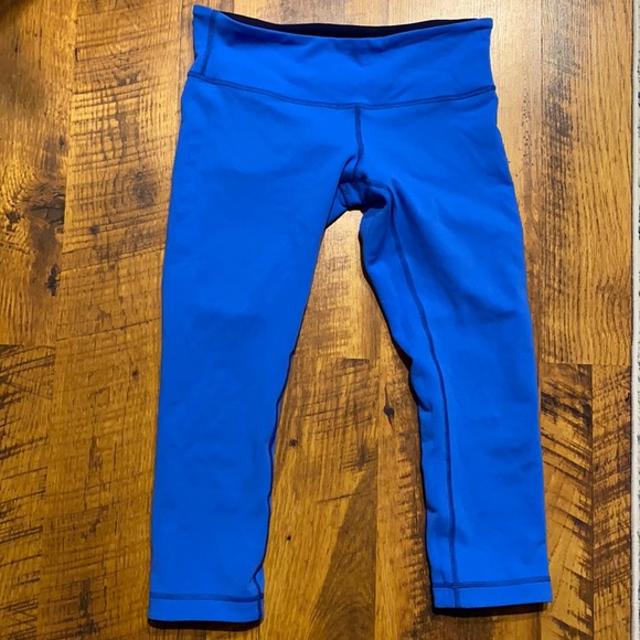 Lululemon REVERSIBLE Capri Legging Sz 8
